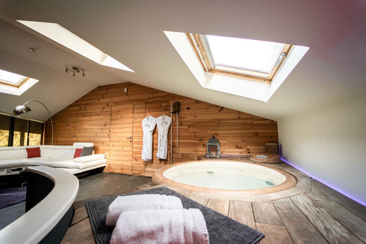 Le Lov'T - Suite Avec Jacuzzi Spontin Exteriör bild