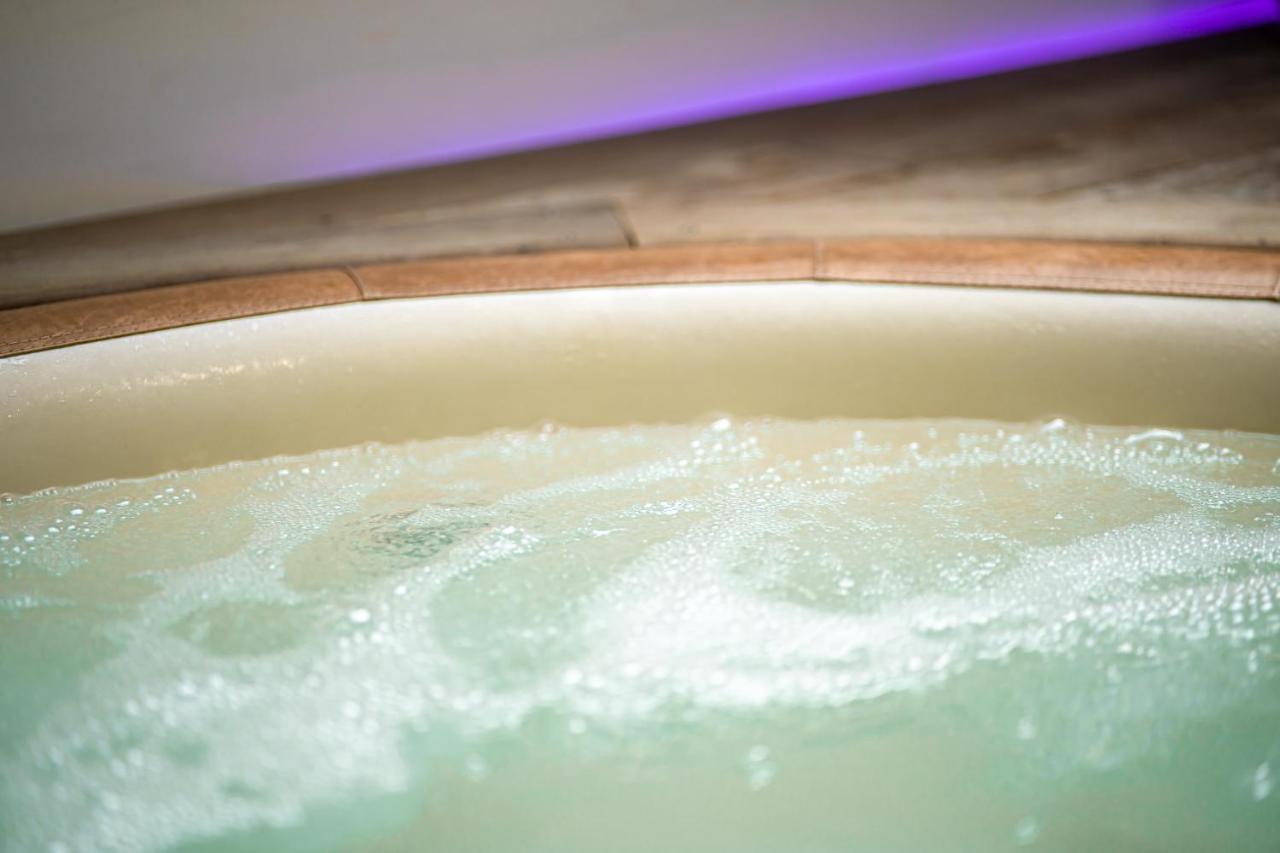 Le Lov'T - Suite Avec Jacuzzi Spontin Exteriör bild
