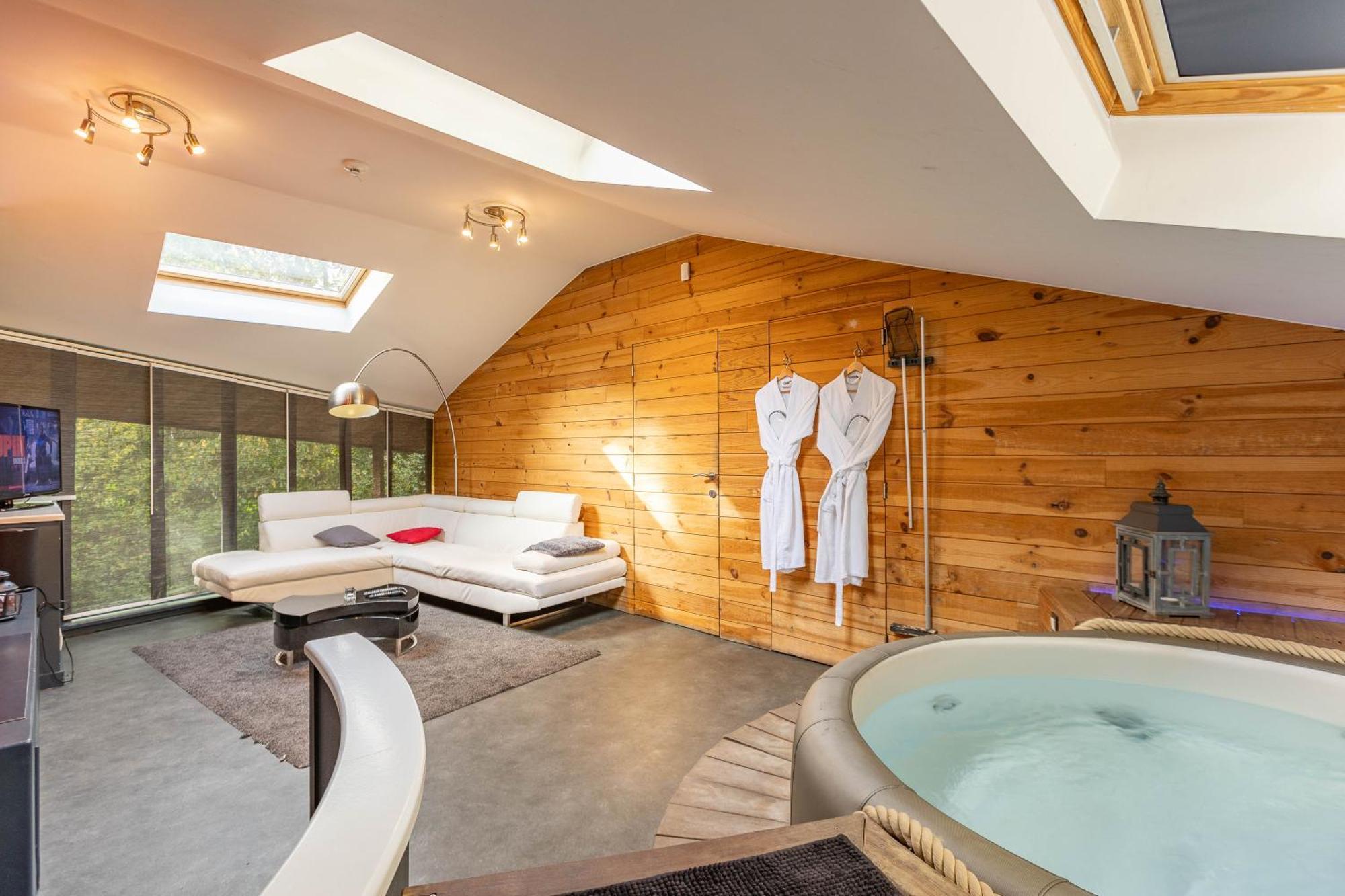 Le Lov'T - Suite Avec Jacuzzi Spontin Exteriör bild