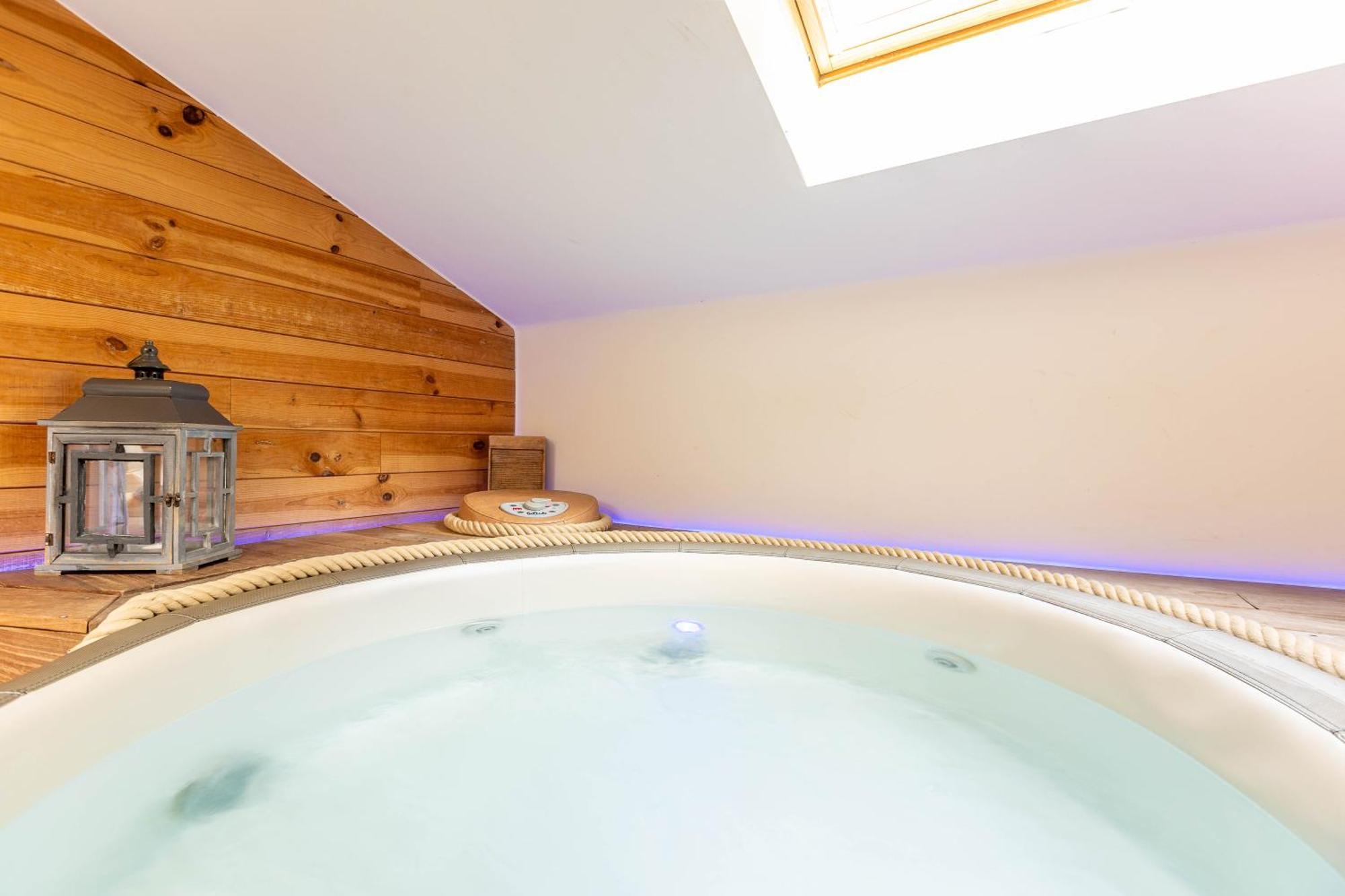 Le Lov'T - Suite Avec Jacuzzi Spontin Exteriör bild